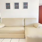 CB54 - Currasqueira, 2 Dorm Climatizados, Garagem, Próximo ao Calçadão, Wi-Fi