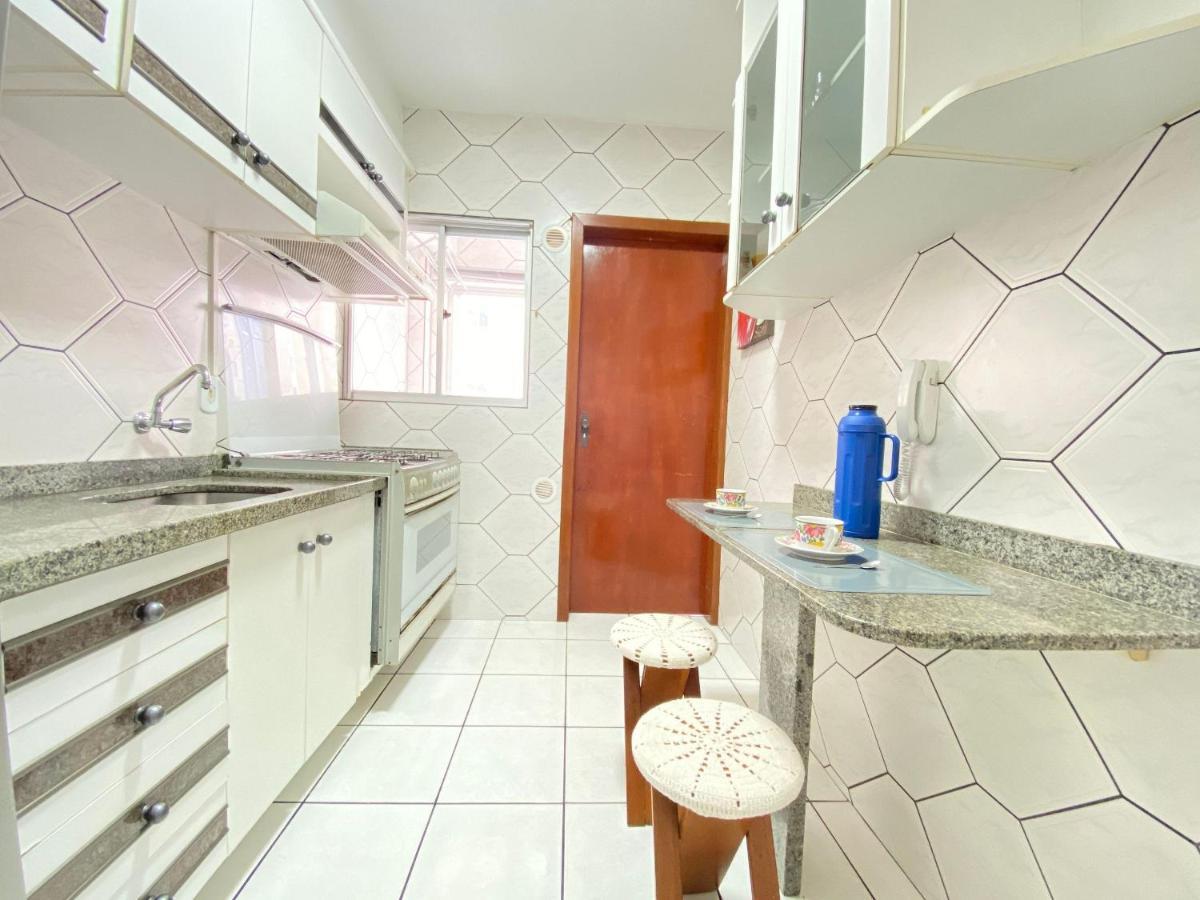 Cb54 - Currasqueira, 2 Dorm Climatizados, Garagem Apartamento *