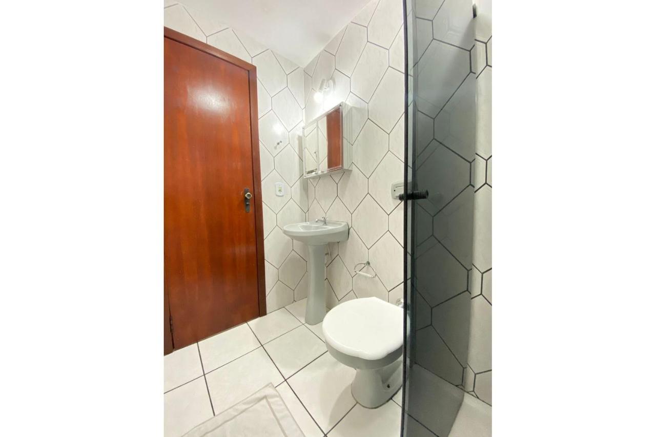 Cb54 - Currasqueira, 2 Dorm Climatizados, Garagem